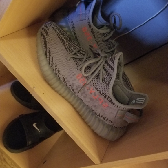 Yeezy Boost 350 - Picture 2 of 5